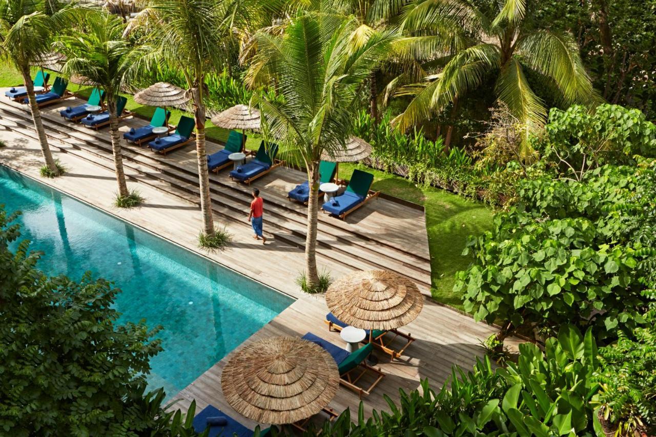 Potato Head Suites & Studios Seminyak Exterior foto The swimming pool at the Four Seasons Resort